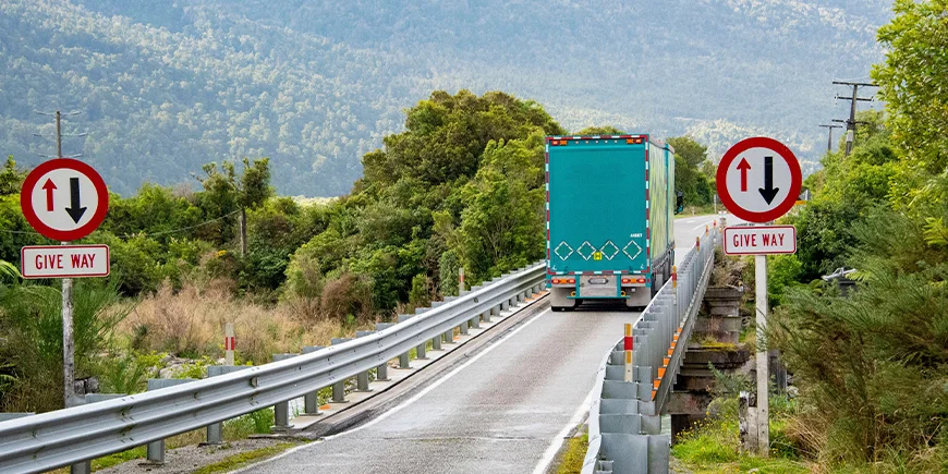 Single-track road in New Zealand
