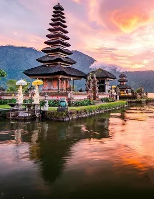 Sunrise over Ulun Danu Beratan Temple in Bali, Indonesia