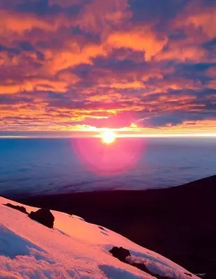 Sunrise with pink sky on Kilimanjaro